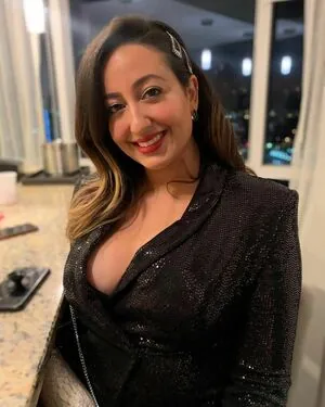 Nicole Enayati content