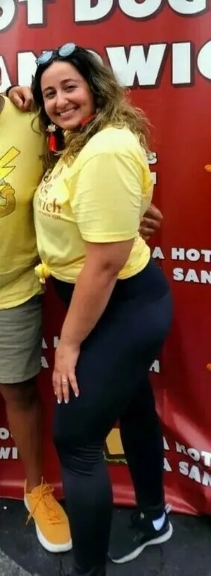 Nicole Enayati content