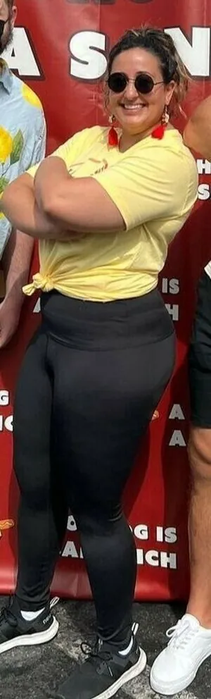 Nicole Enayati content
