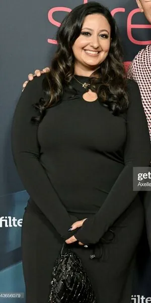 Nicole Enayati content