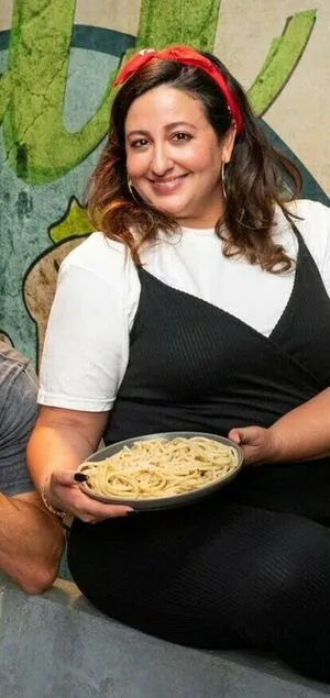 Nicole Enayati content