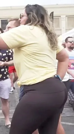 Nicole Enayati content