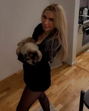 Nora Hedman content