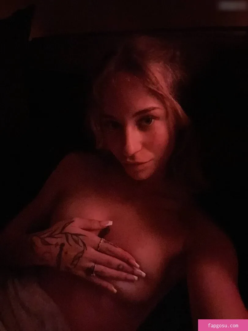 Nina Joy