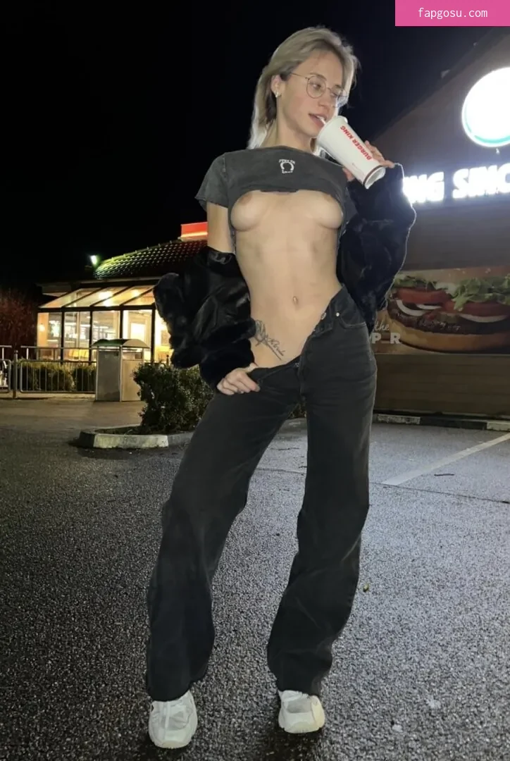 Nina Joy