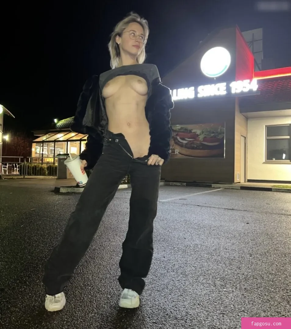 Nina Joy