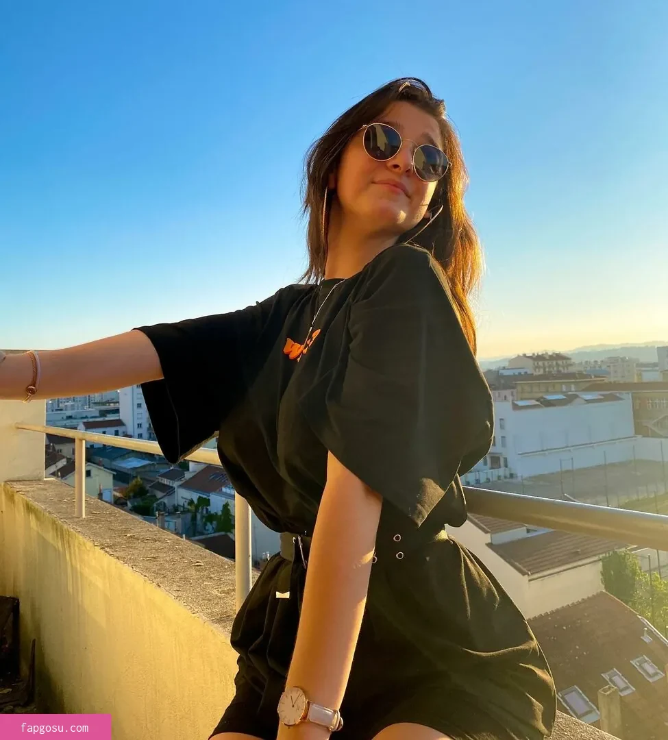 Nina Joy