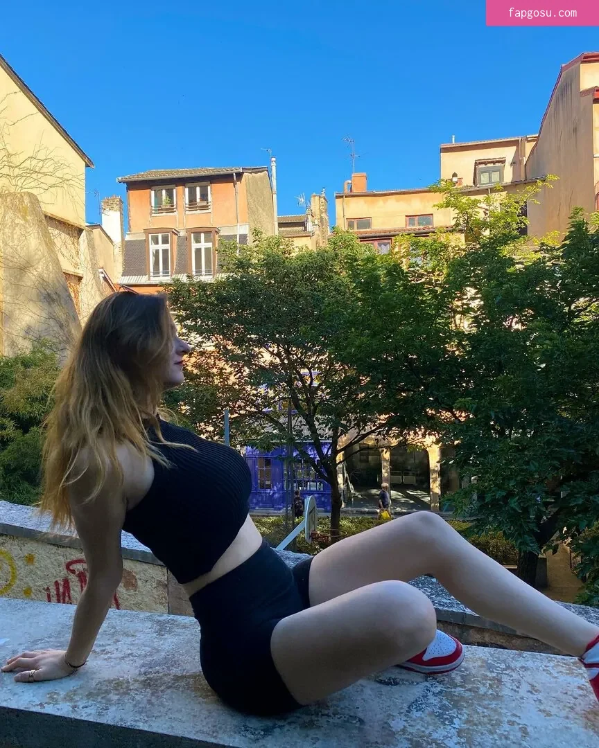 Nina Joy