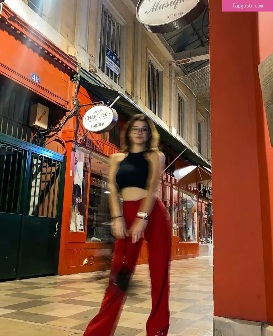 Nina Joy