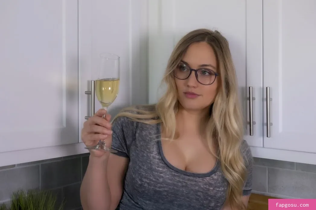 Naomi Kyle