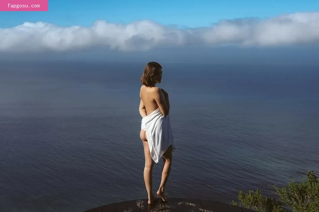 Nathalie Kelley