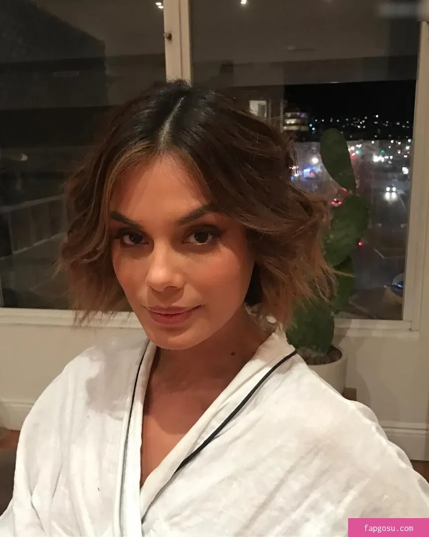 Nathalie Kelley