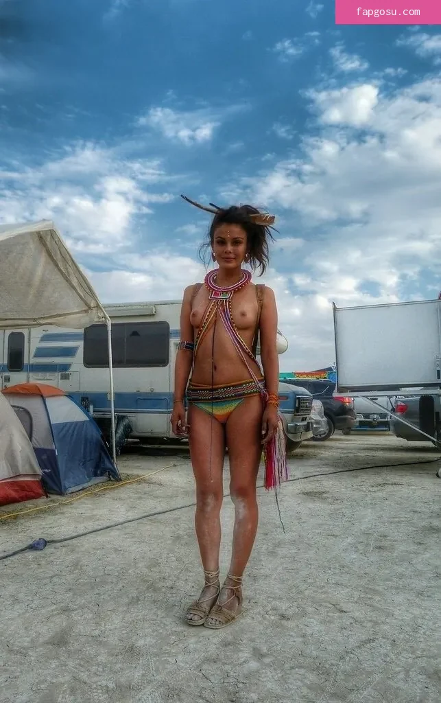 Nathalie Kelley