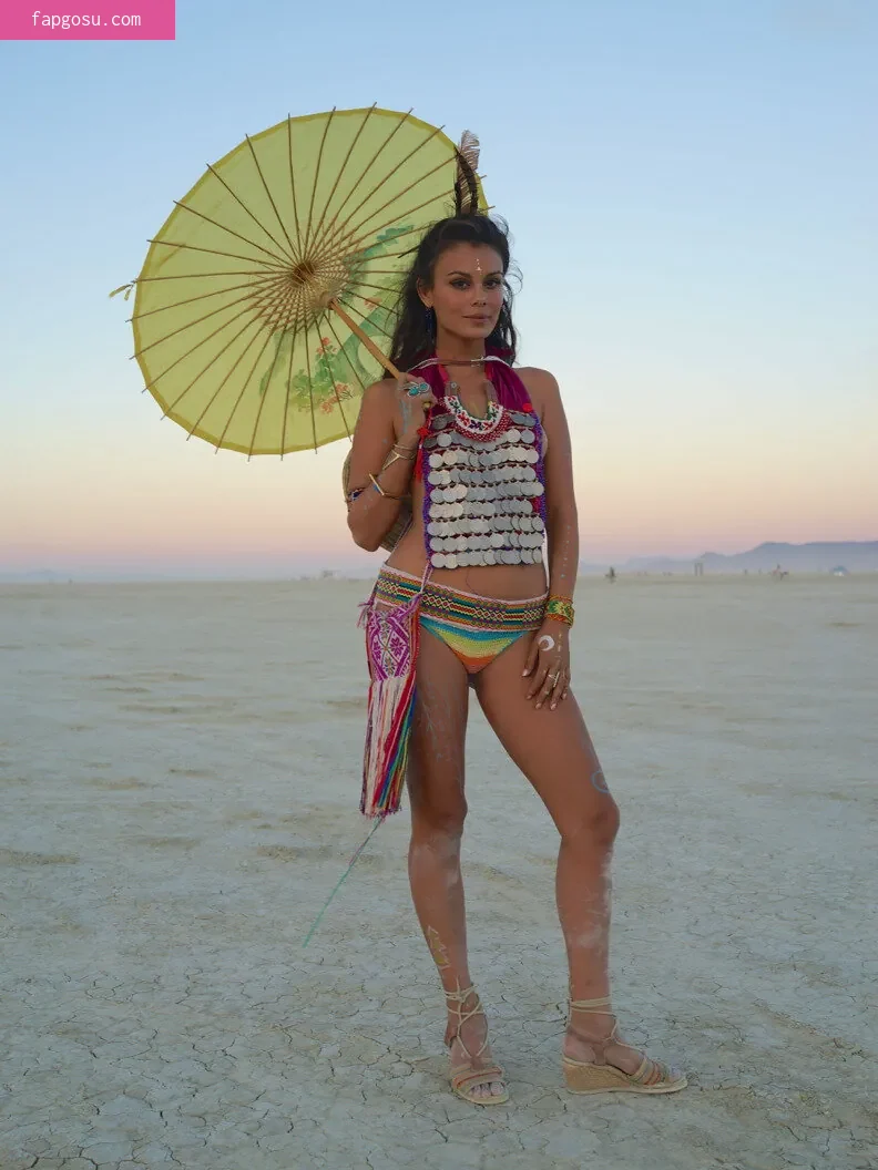 Nathalie Kelley