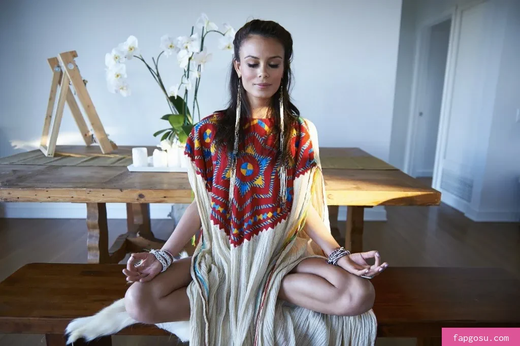 Nathalie Kelley