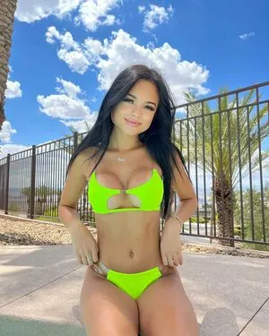 Nayla Norton content