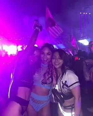 Nayla Norton content