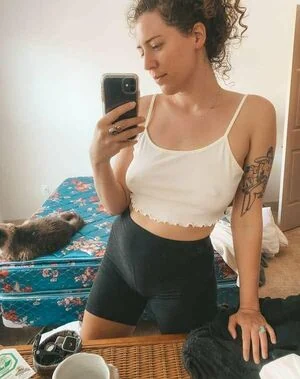 Nicole Quinn content