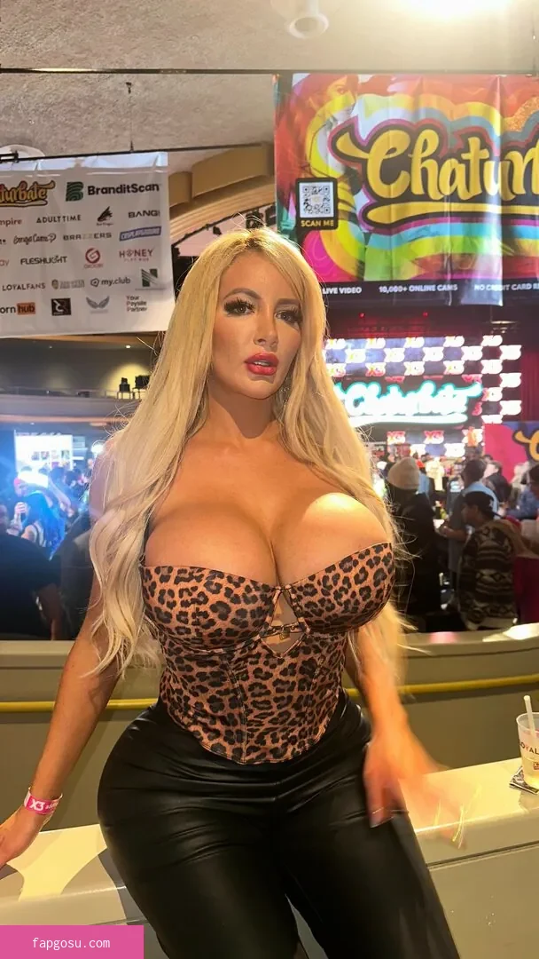 Nicolette Shea