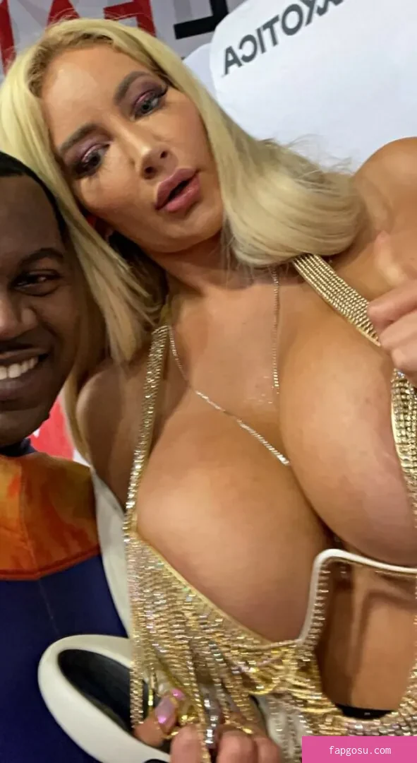 Nicolette Shea