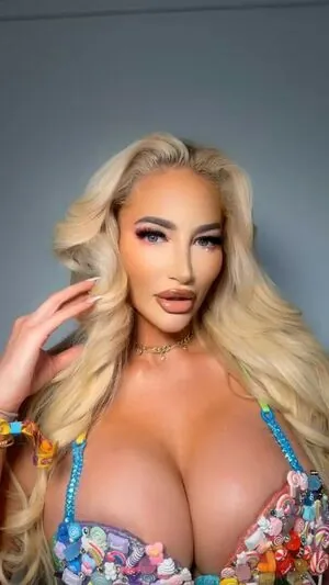 Nicolette Shea