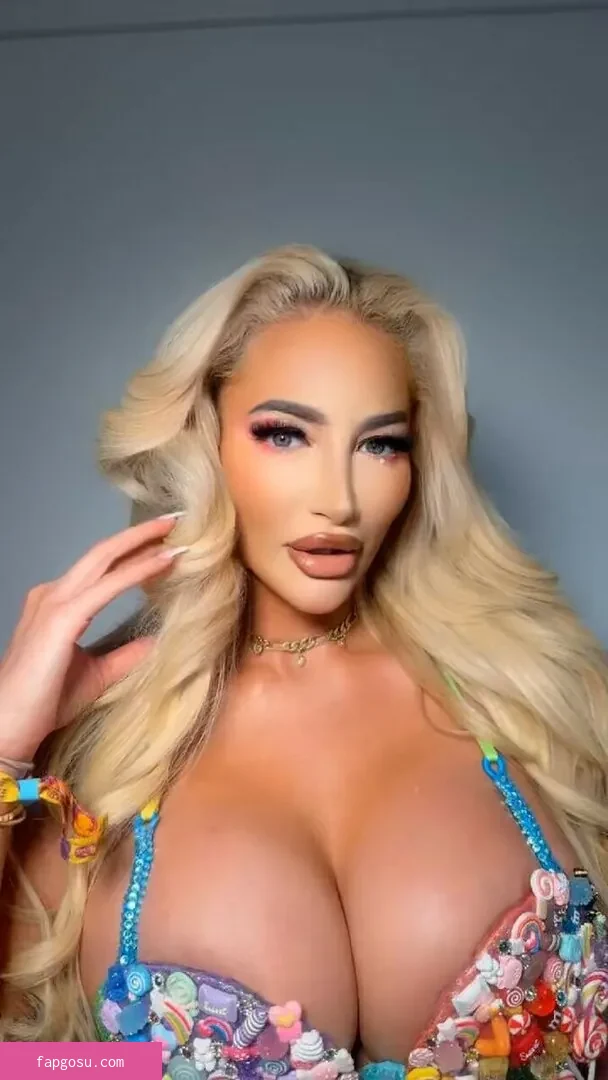 Nicolette Shea - Photo #1551