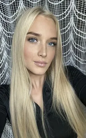 Nicolette Shea