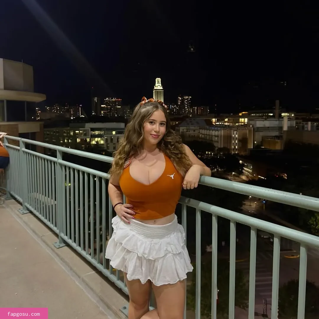 Naomi Vega
