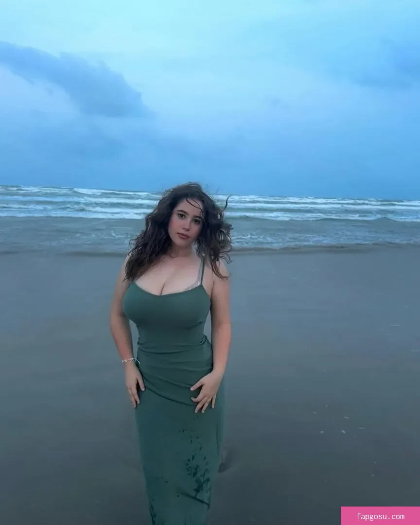 Naomi Vega