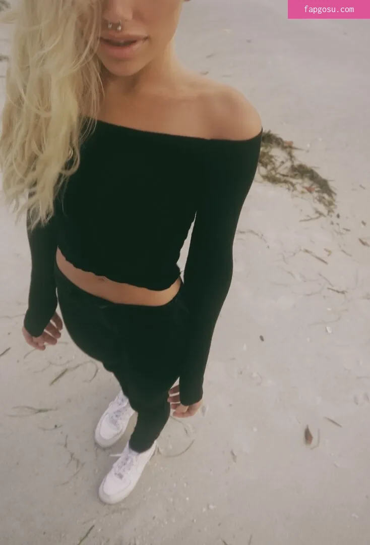 Naomi Woods