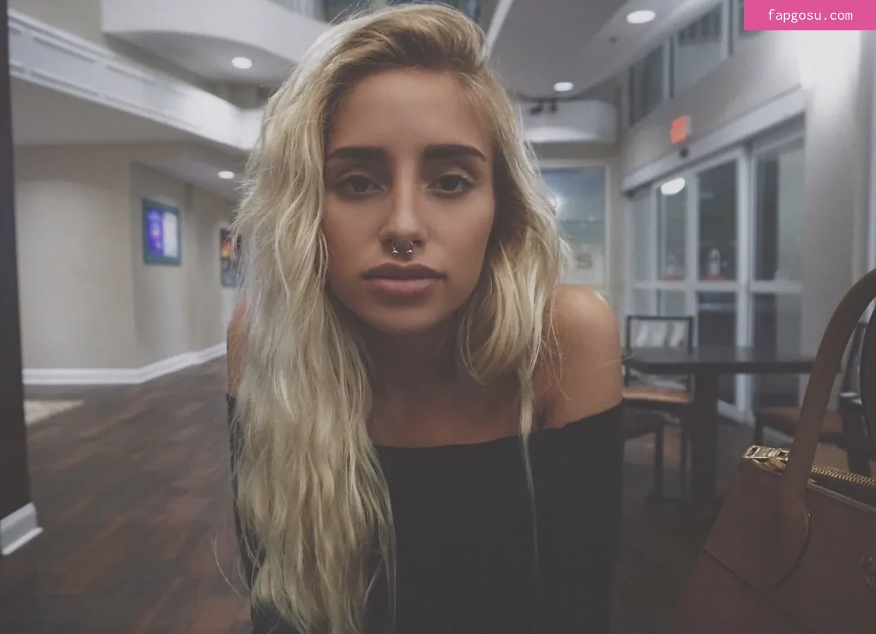 Naomi Woods