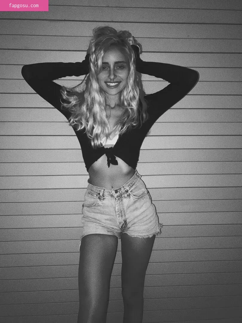 Naomi Woods