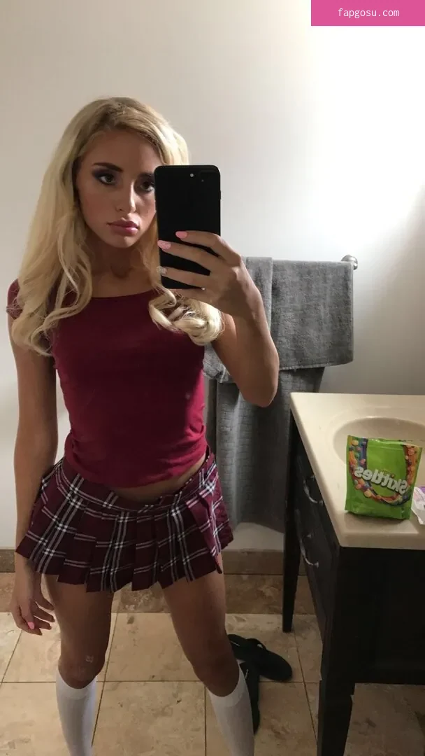 Naomi Woods
