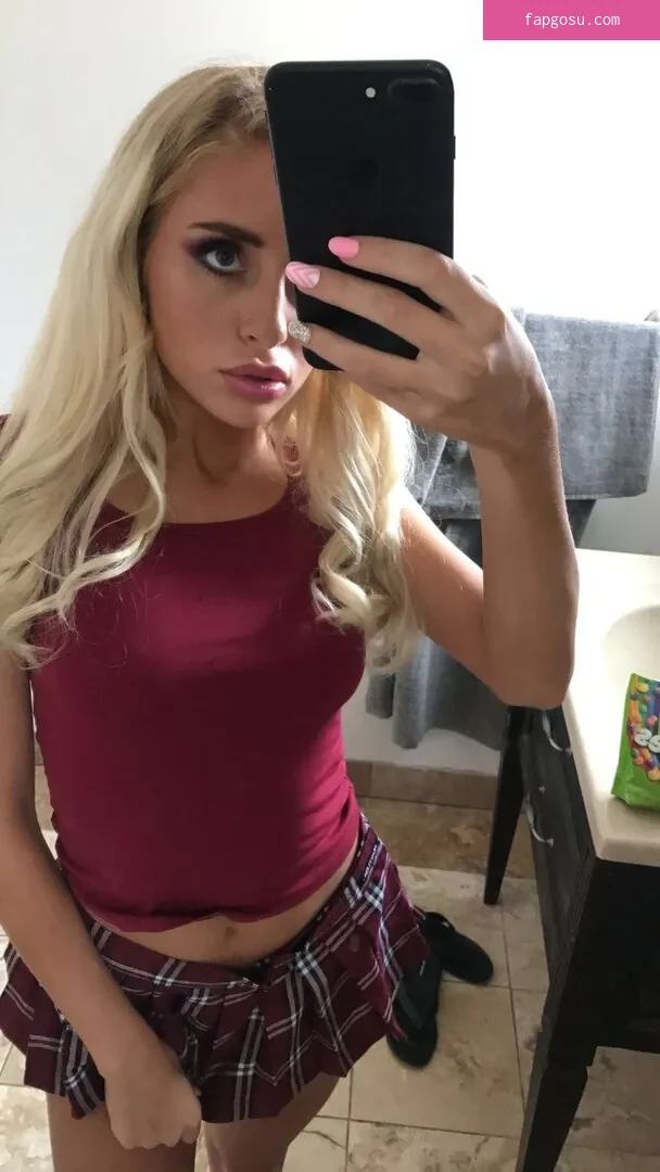 Naomi Woods