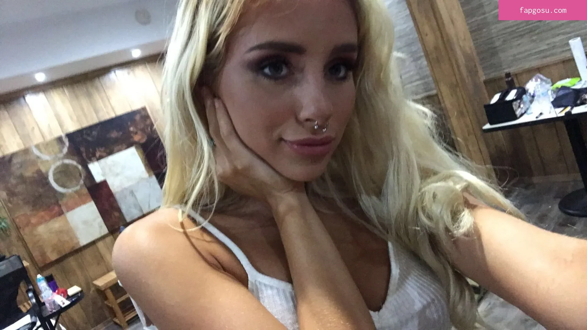 Naomi Woods