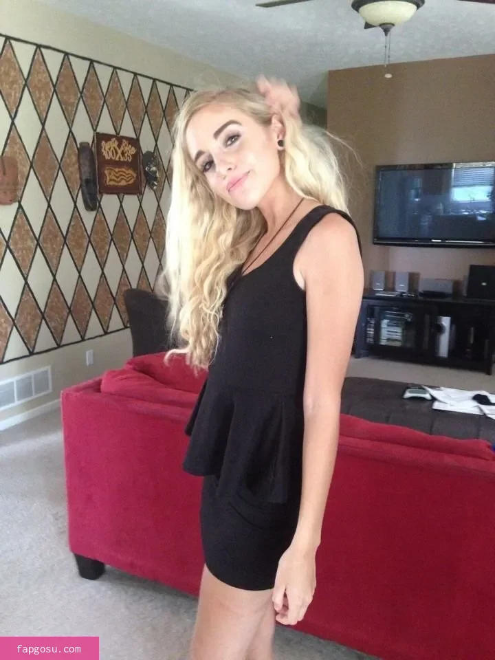 Naomi Woods