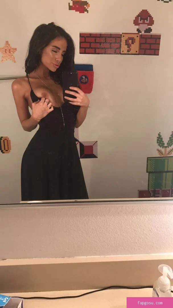 Naomi Woods