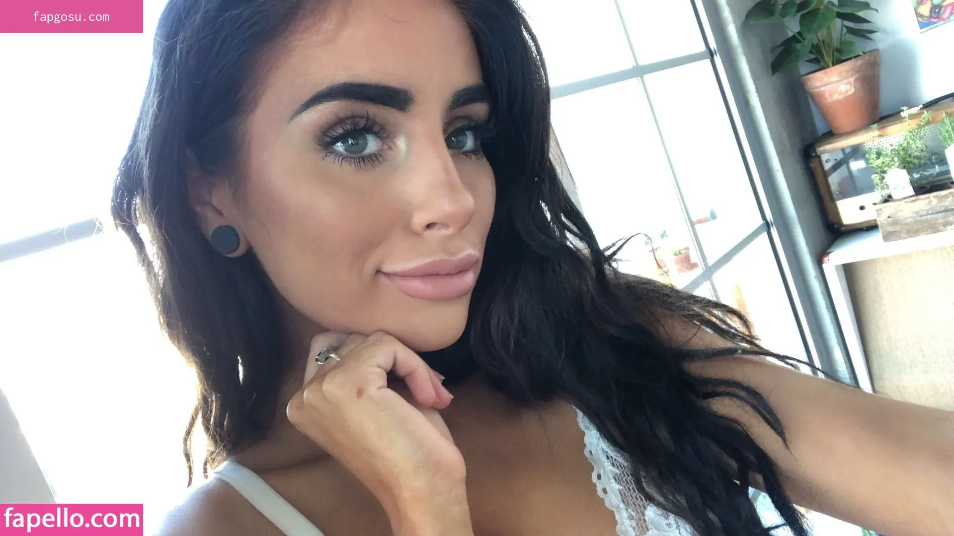 Naomi Woods