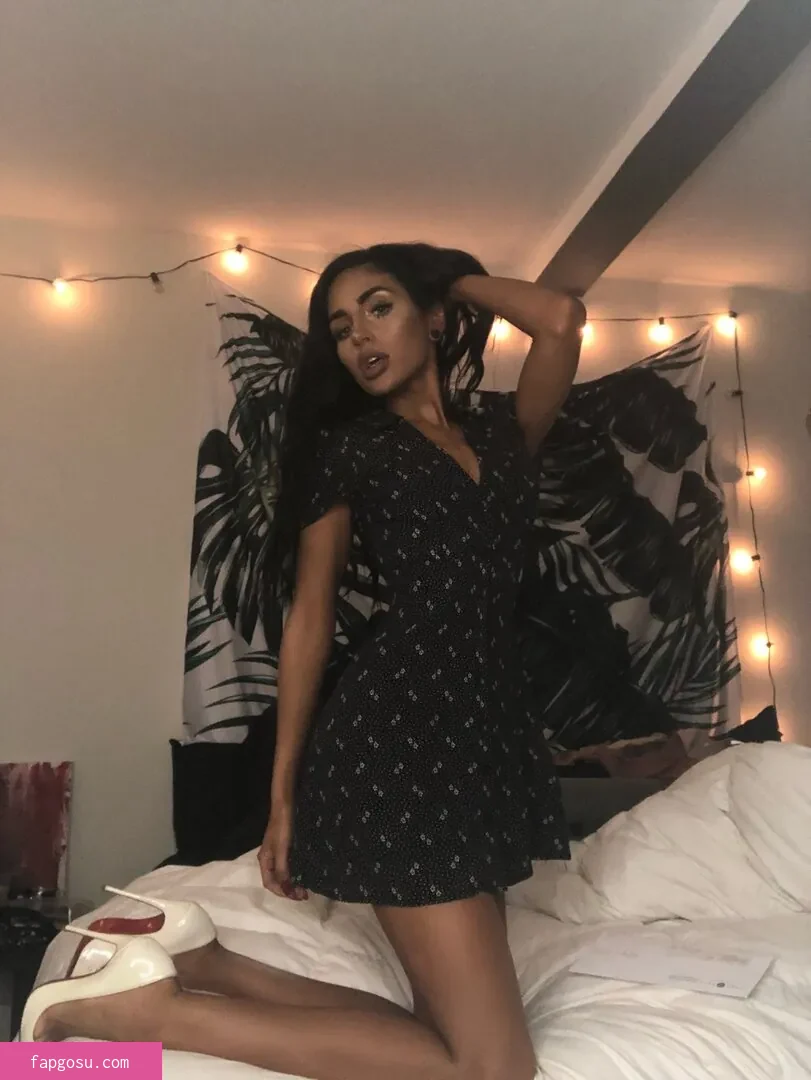 Naomi Woods