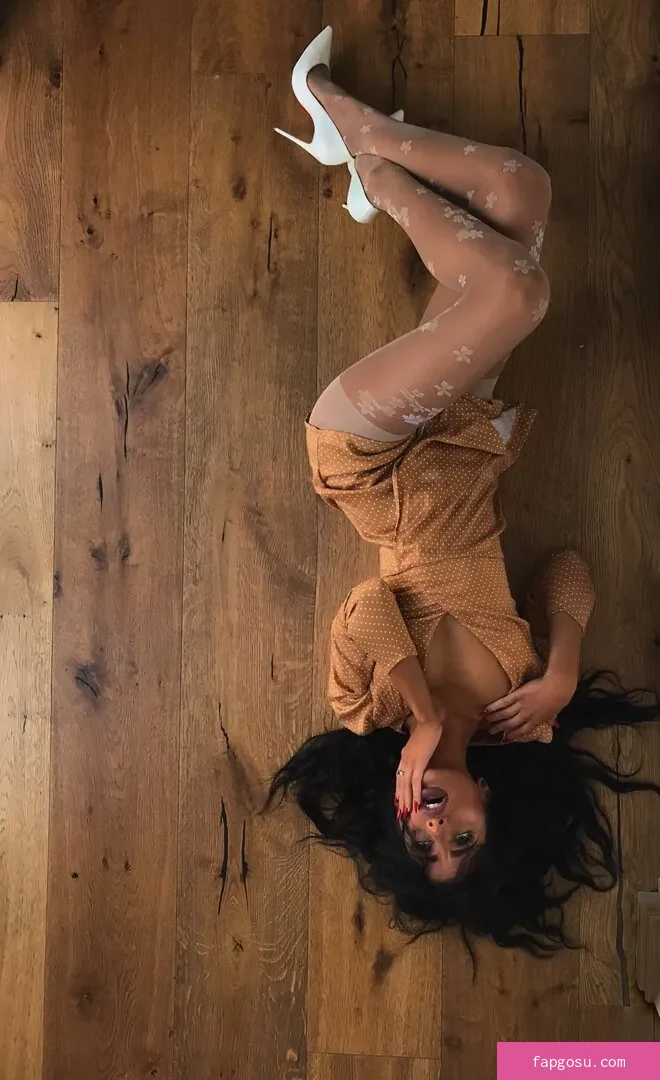 Naomi Woods