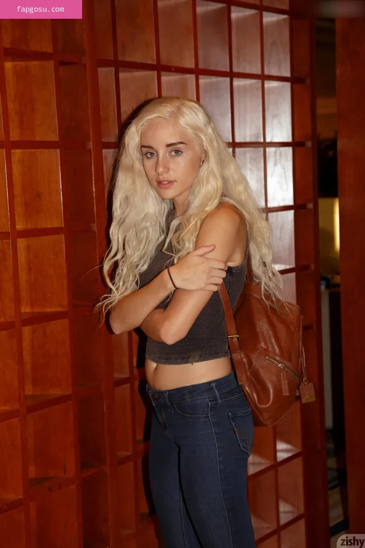 Naomi Woods