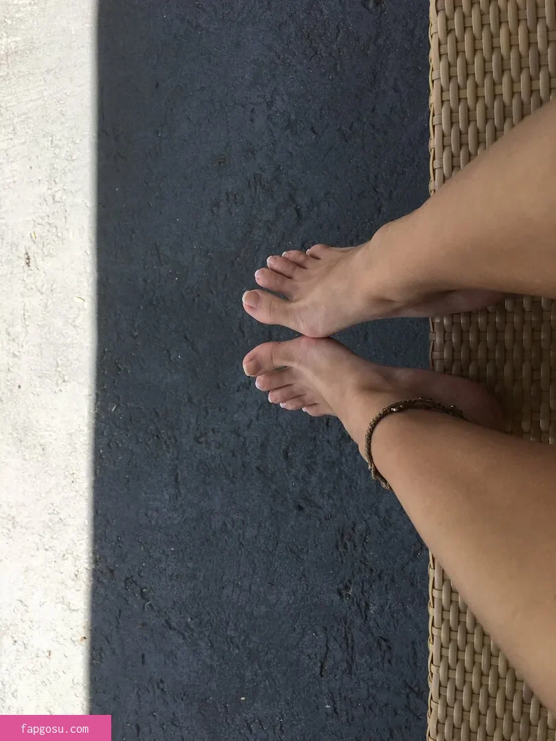Naomi Woods