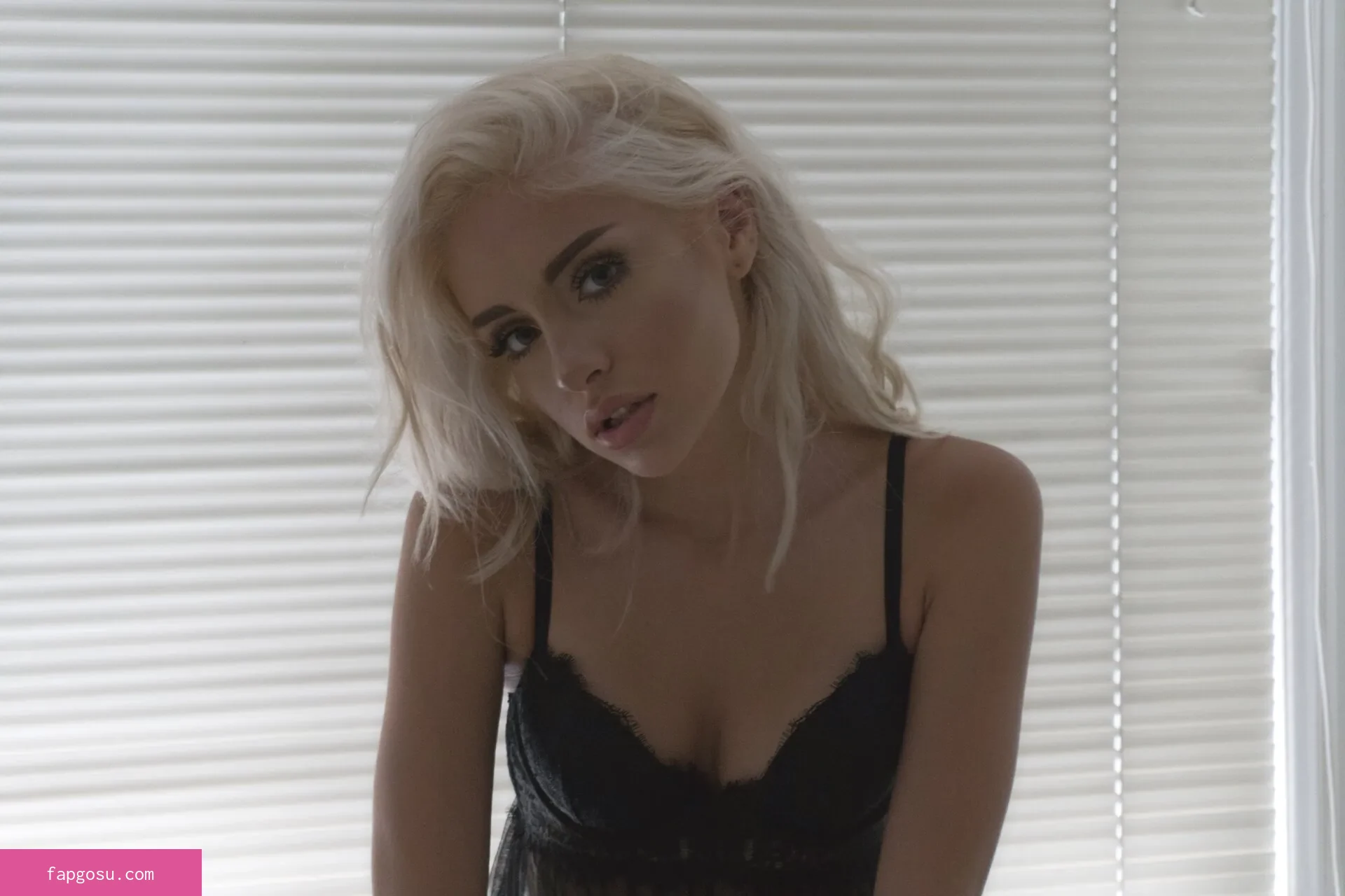 Naomi Woods