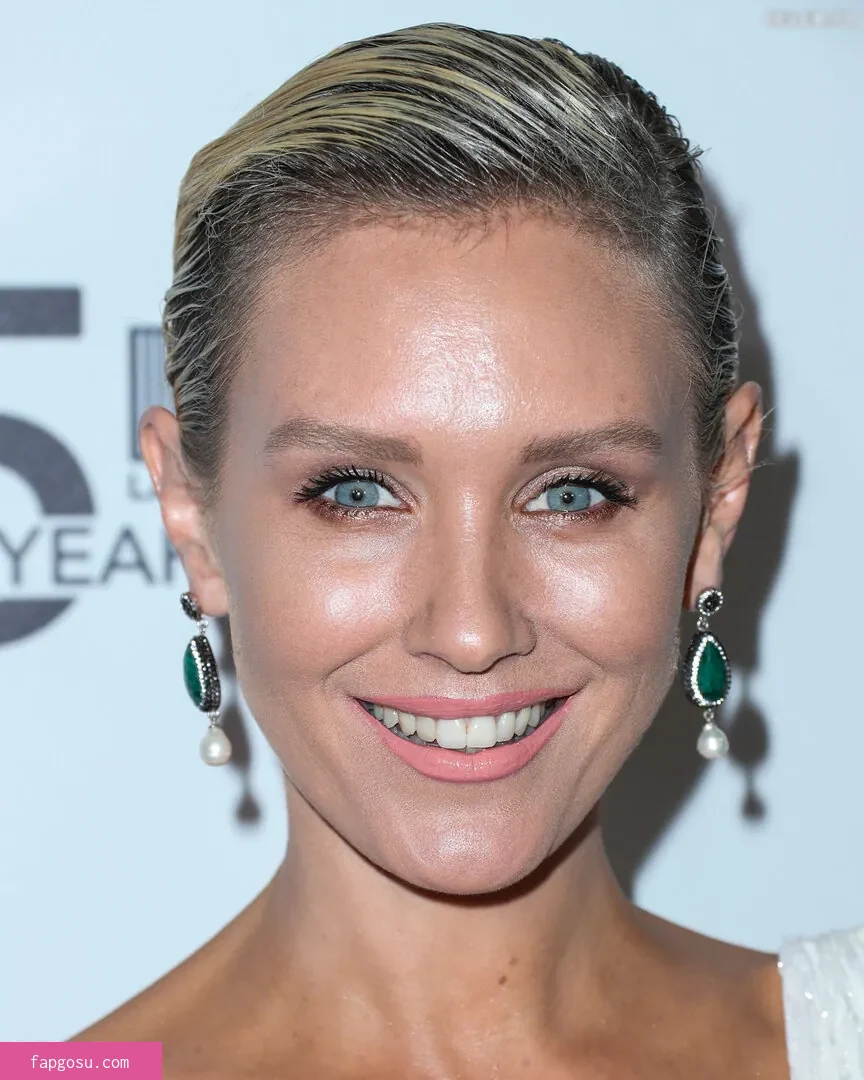 Nicky Whelan