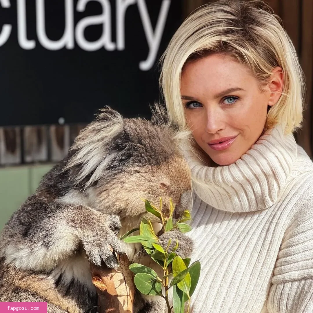 Nicky Whelan