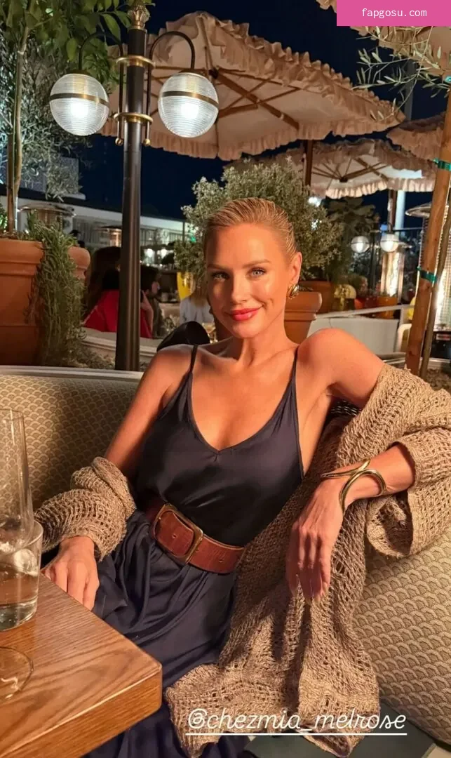 Nicky Whelan