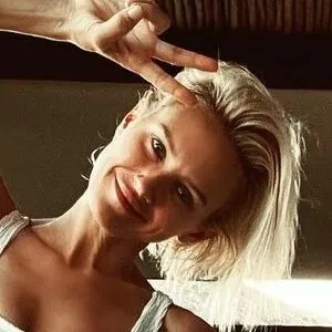 Nicky Whelan avatar