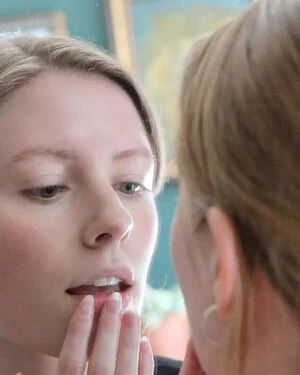 Ozley ASMR content