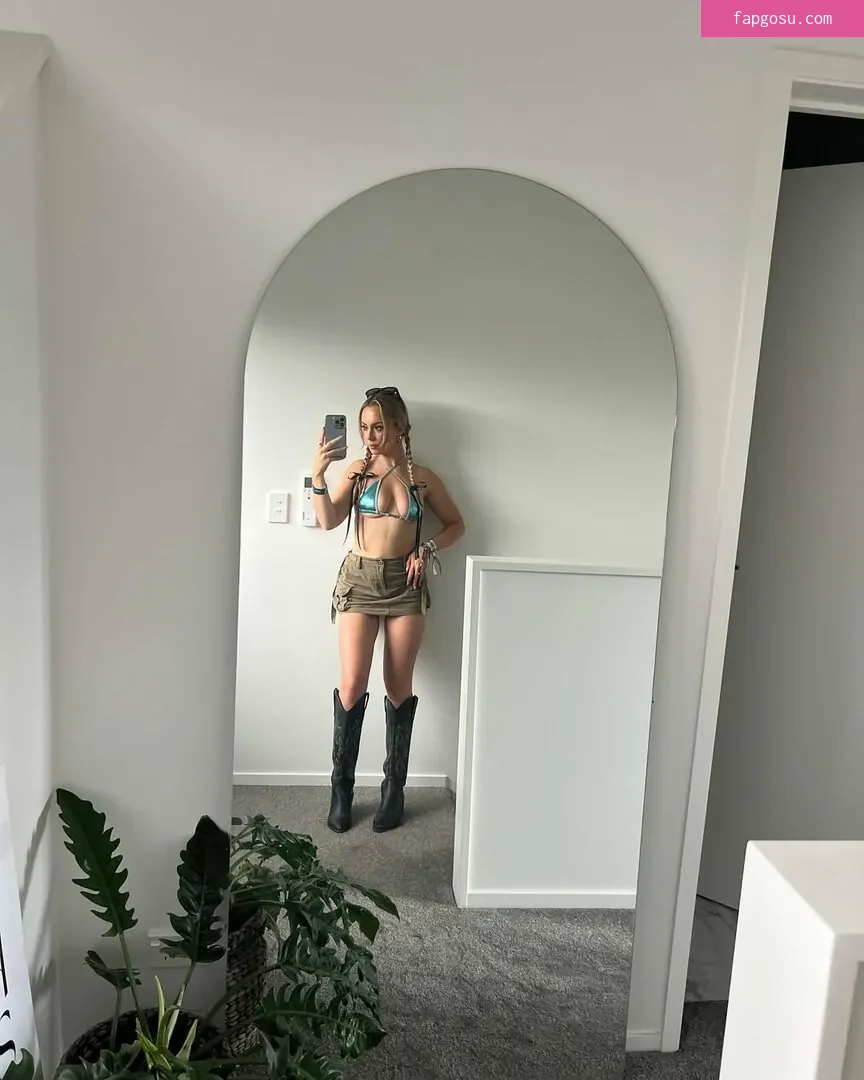 Olivia Hollands