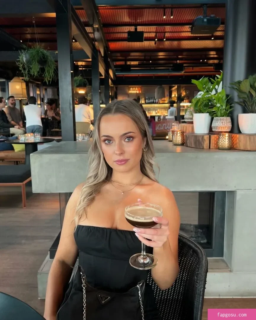 Olivia Hollands